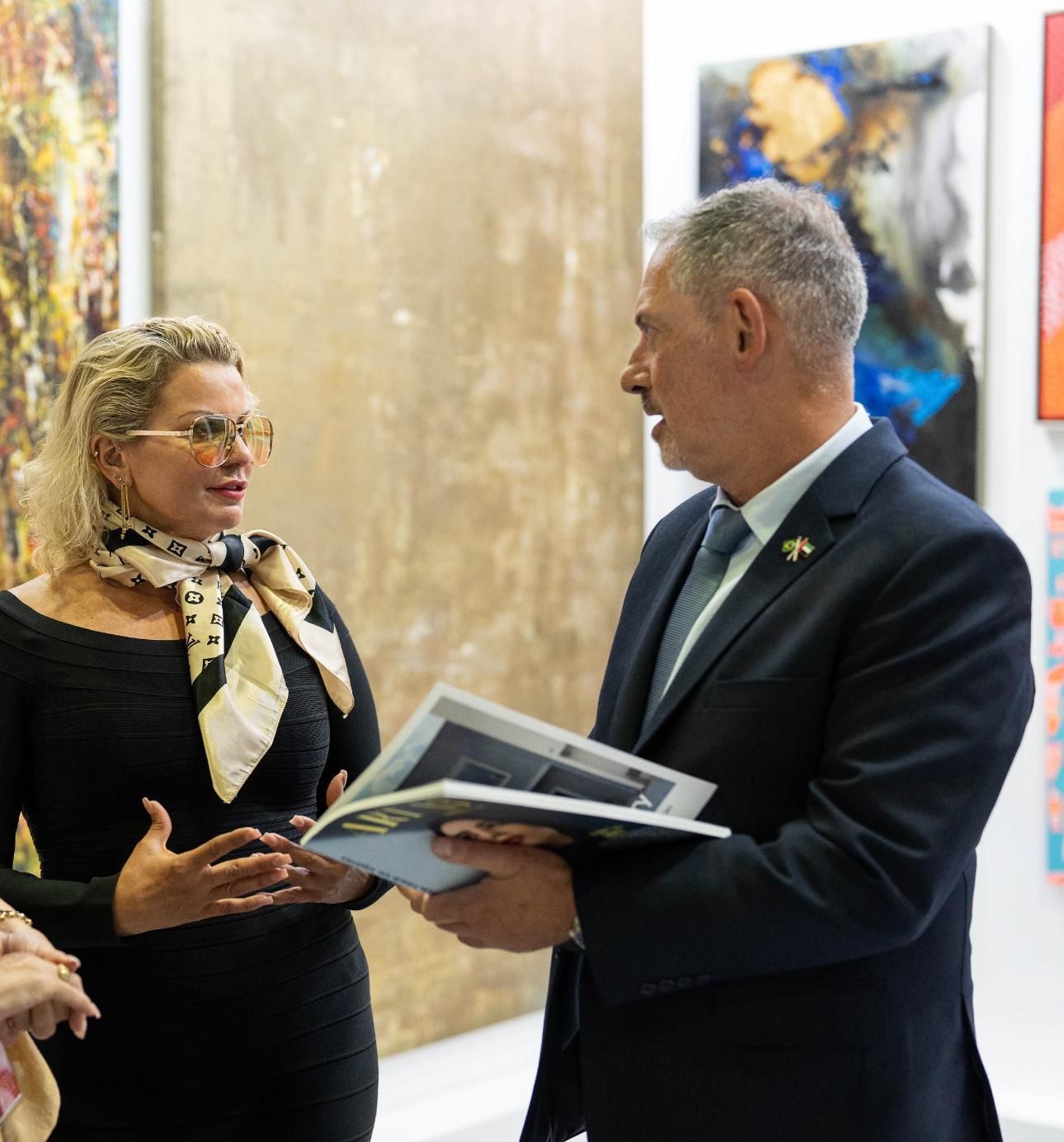 Encontro no World Art Dubai